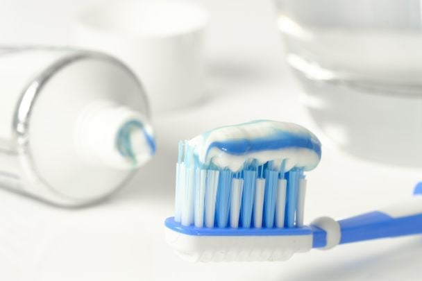 Stomatolog wymienił 6 past do zębów, których nie warto używać codziennie
