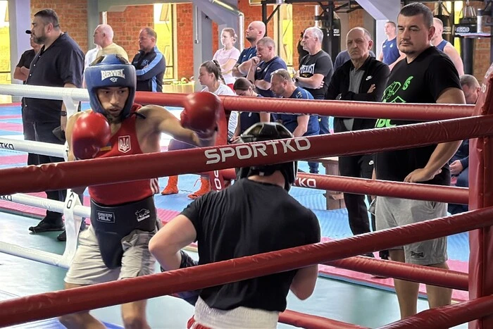 Збірна України з боксу вирушила на чемпіонат світу: повний список спортсменів