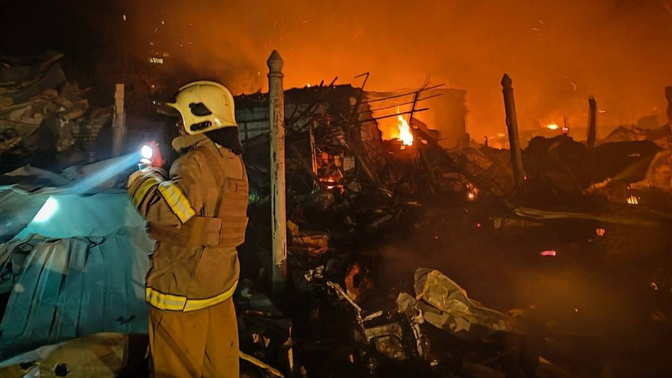 Nocny atak dronów na Mikołajów. Ostrzelano dzielnice mieszkalne