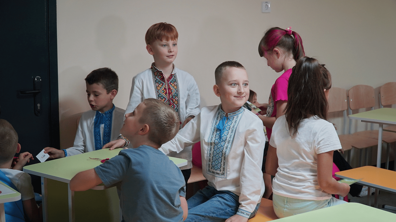 Діти навчаються у захищеній школі Києва