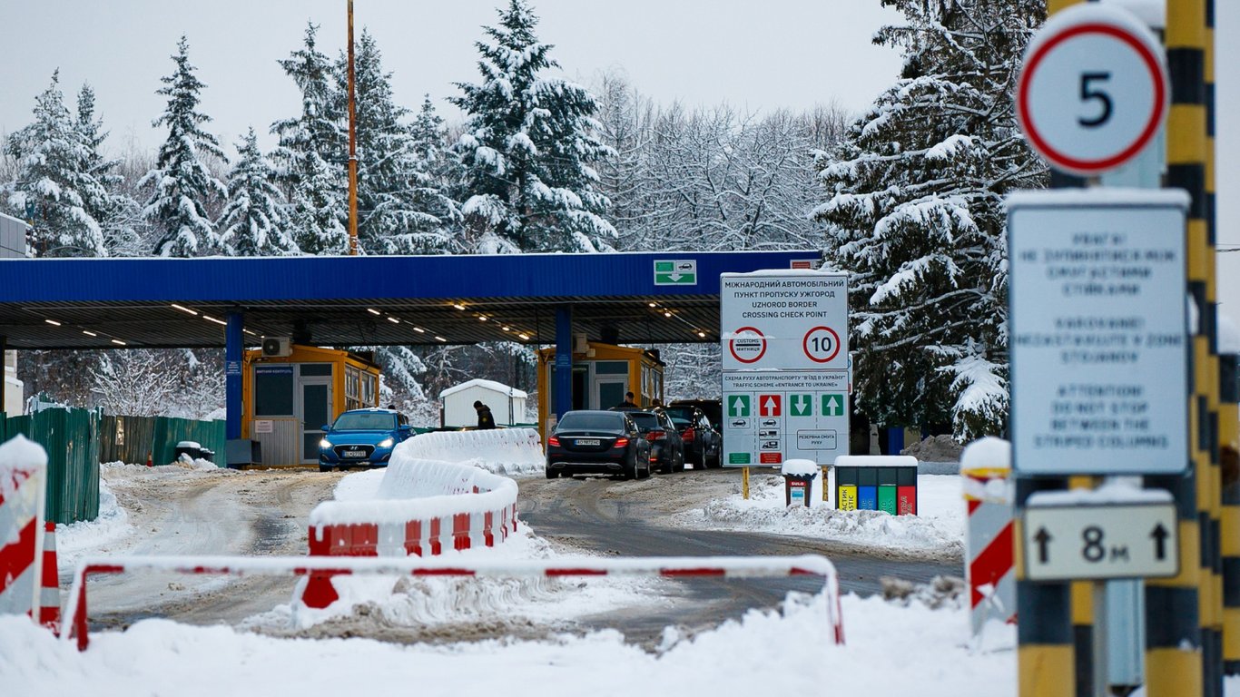 Обстановка на границе 16 января: как проехать в Польшу, Словакию и Венгрию