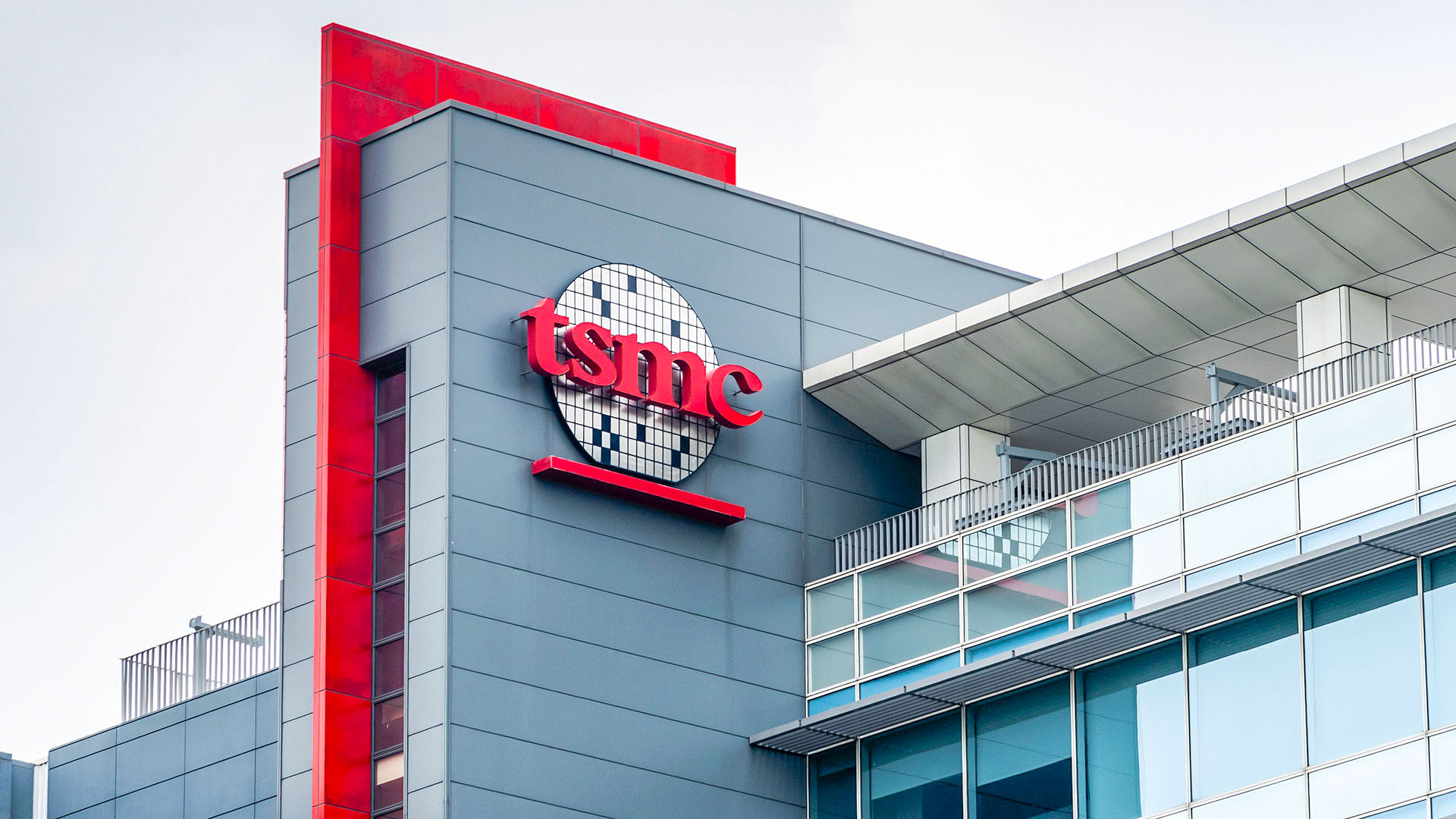 Taiwan demands TSMC build power plants
