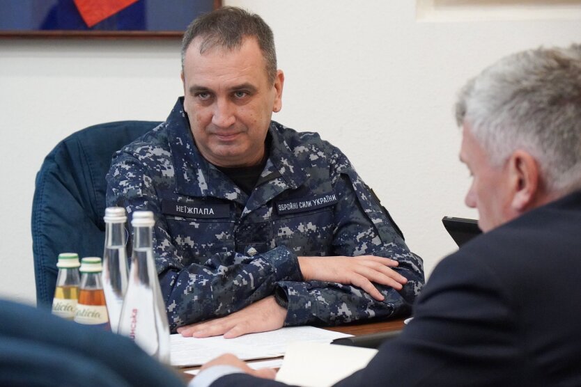 Der Befehlshaber der Marine und NATO-Berater haben die Bedrohung durch die Schattenflotte der RF besprochen