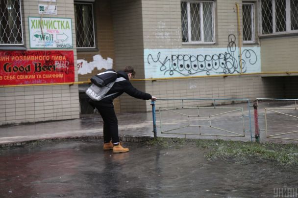 Взуття з протиковзним покриттям