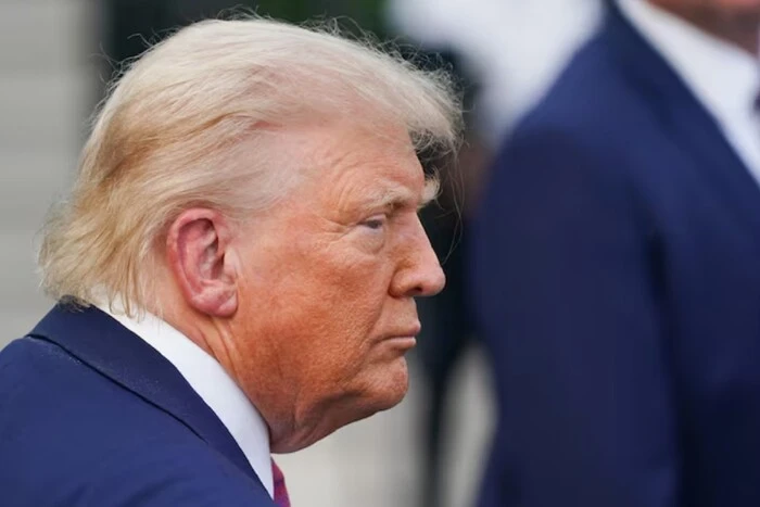 Гашек: Трамп помогает Путину легализовать все его ужасные преступления