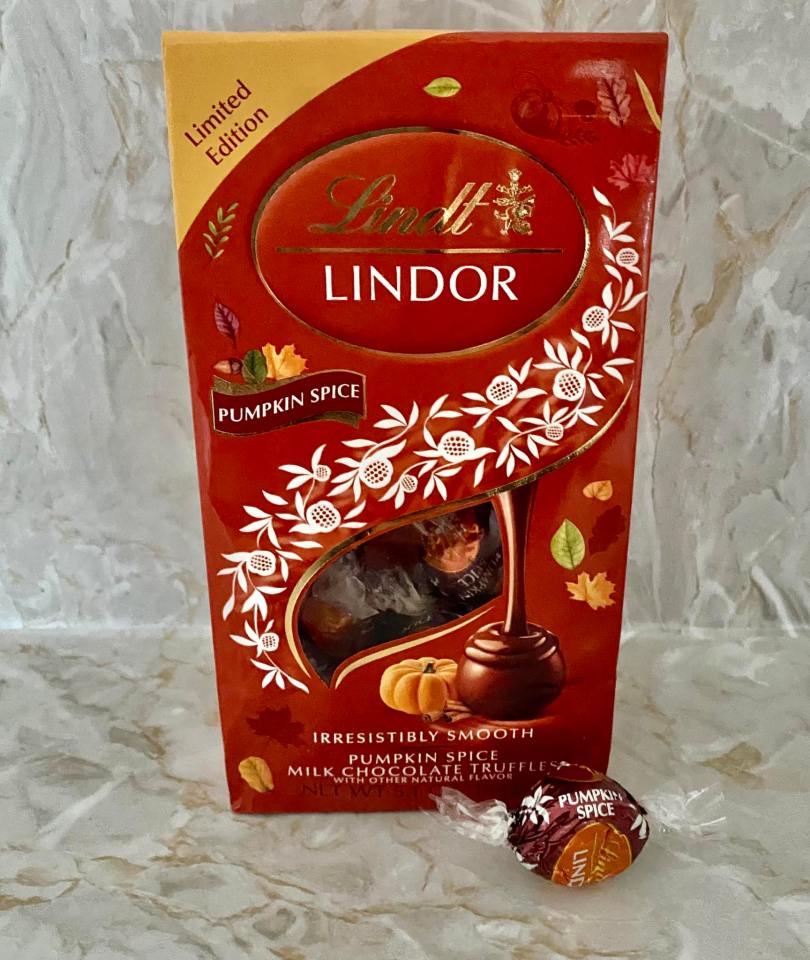 Lindt повертає сезонний хіт: у продаж з'явилися шоколадні трюфелі з прянощами