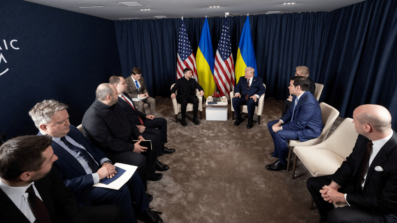 Dreiergespräche in Abu Dhabi: USA bringen Ukraine und Russland an den Tisch