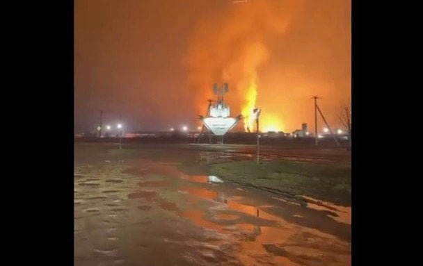 В результате удара дронов на Кубани загорелась нефтеперекачивающая станция «Армавир»