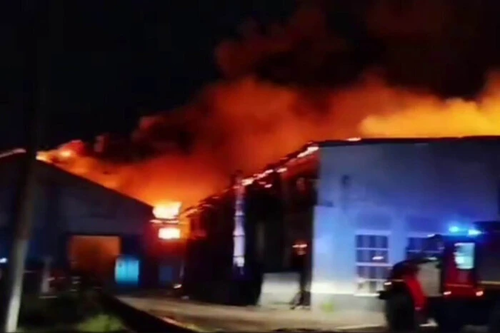 W obwodzie irkuckim zapalił się depot lokomotyw (wideo)