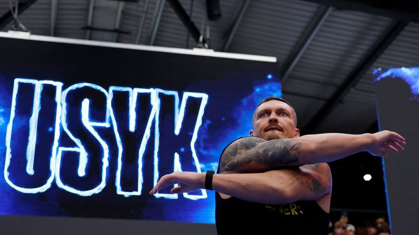 Олександр Усик на тренуванні у Гандії