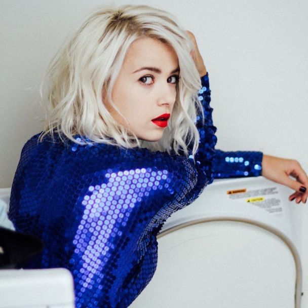Mika Newton showed an archival photo: how the singer has changed over 20 years