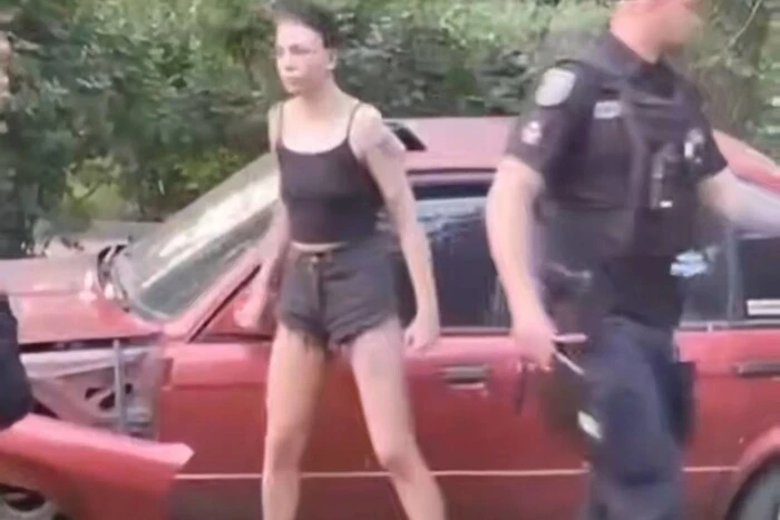 In Dnipropetrowsk beinahe Kinder von betrunkenen Frauen im BMW überfahren