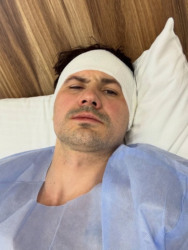 Żenia Kot po zabiegu na ucho. Tancerz opuścił szpital