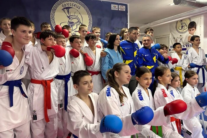 Vasyl Kostiuk unterstützt die Gründung einer Kinder-Nationalmannschaft der Ukraine im Karate