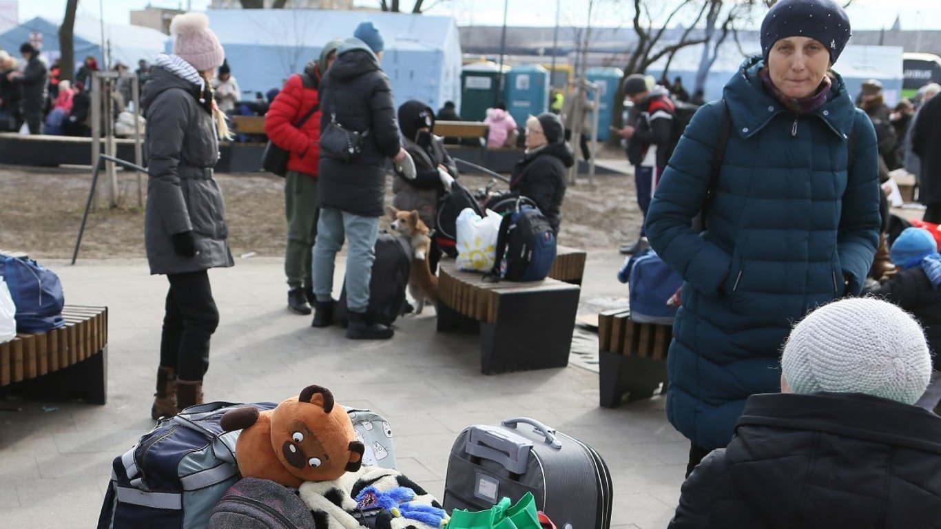 Европа сокращает помощь украинским беженцам