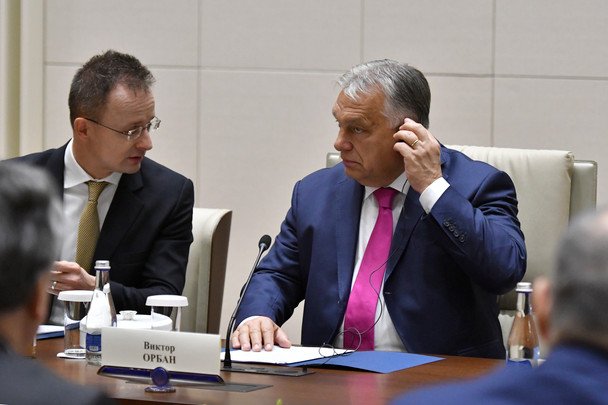 Орбан перевіряє прослуховування Сіярто