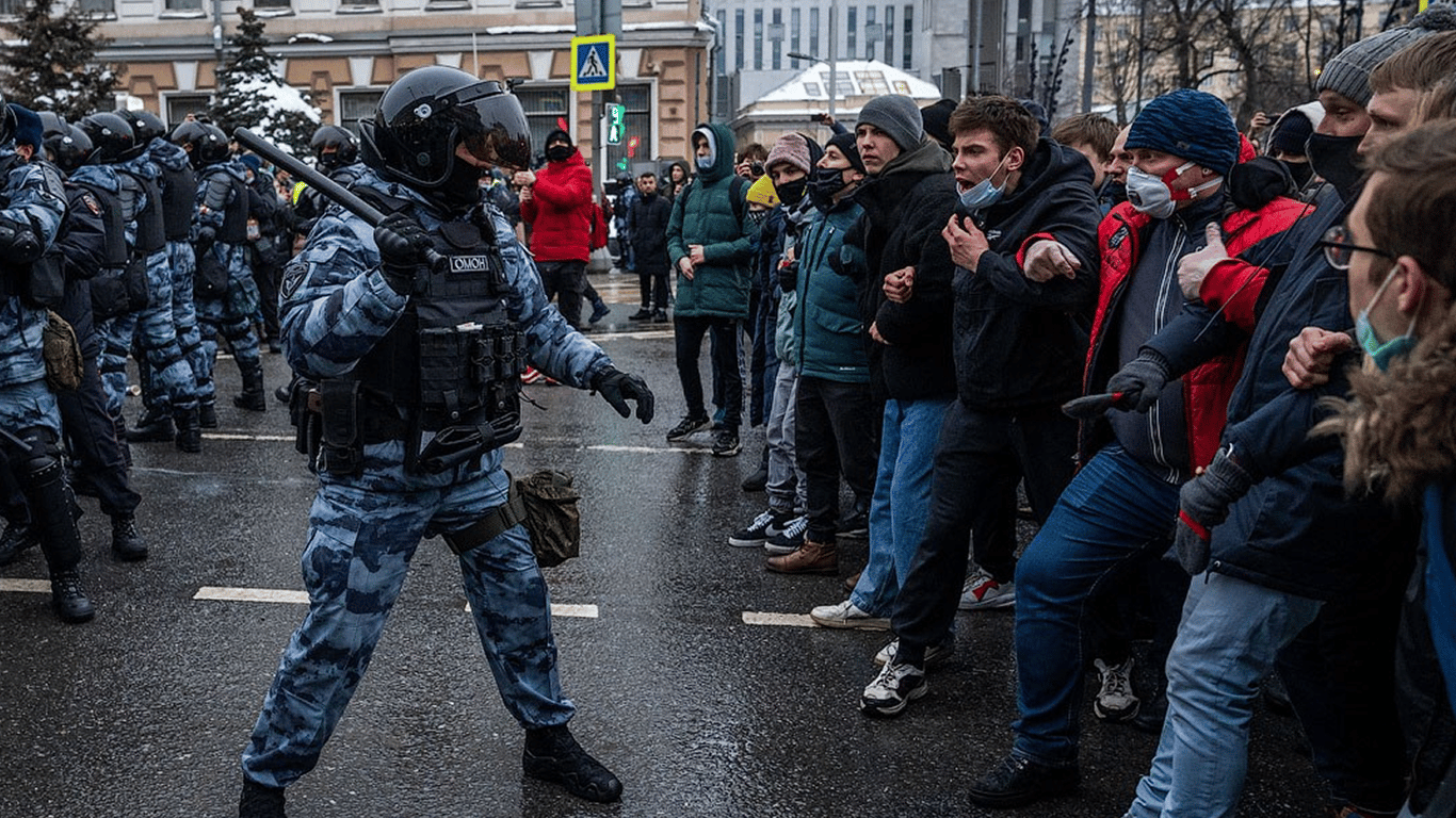 Protesty w Rosji przeciwko cenzurze sieci: służby zatrzymują uczestników