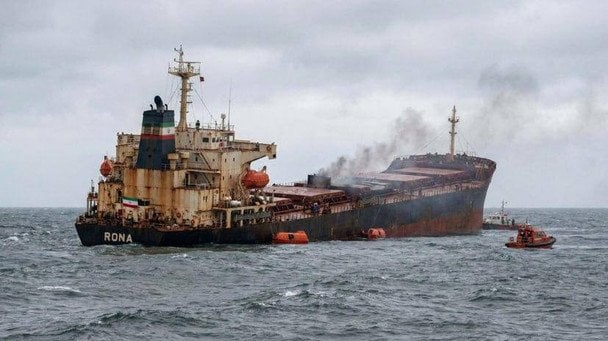 Авария иранского судна в море