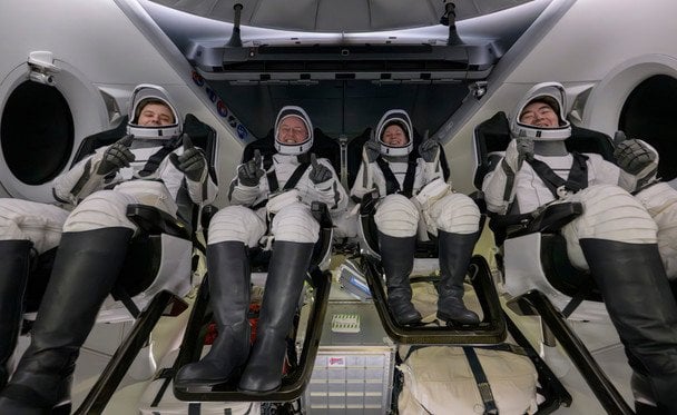 Załoga Crew-11 bezpiecznie na Ziemi po pierwszej medycznej ewakuacji z ISS
