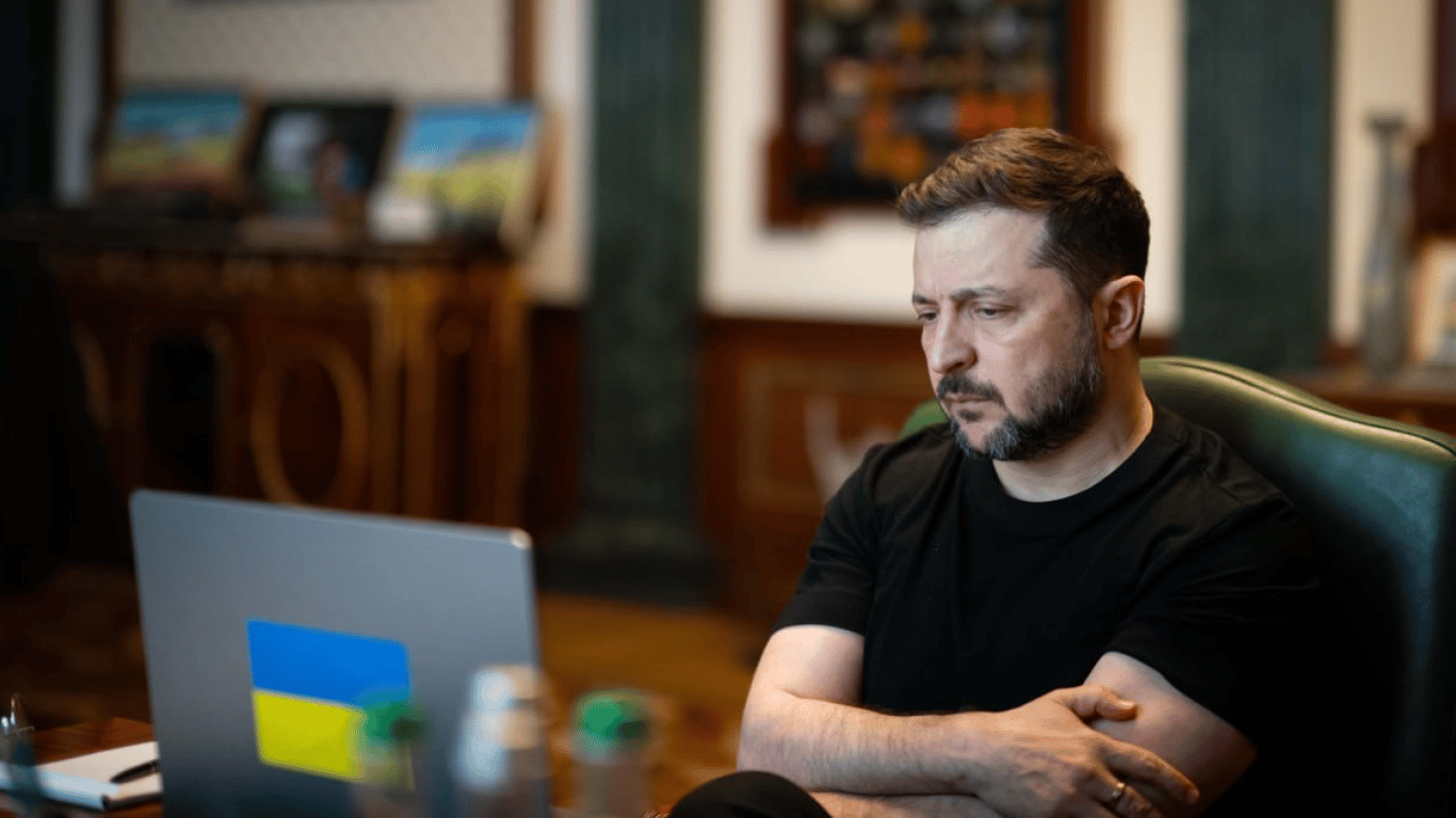 Зеленський підписує закон про мову