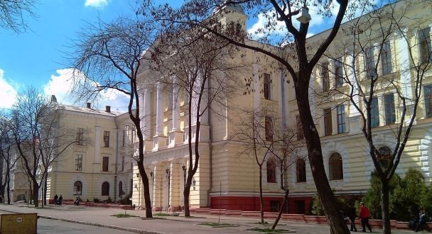 Скандал через глузування професора