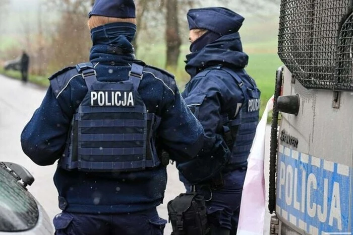Ukrainer in Polen biss ein Stück von einem Polizeiauto ab: Einzelheiten des Vorfalls