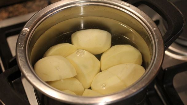 Gotowana ziemniak stanie się delikatesem: 7 prostych wskazówek od kucharzy