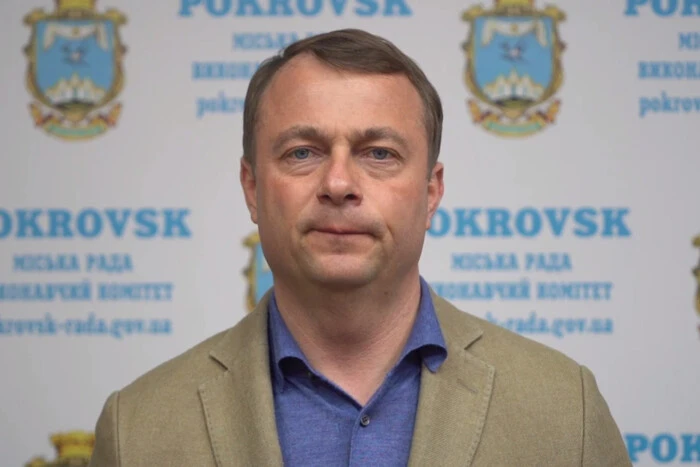 Портрет мэра Покровского на работе в Мадриде
