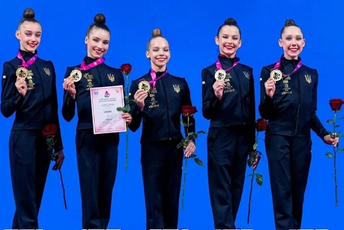 Die Ukraine ist zum ersten Mal in der Geschichte in die Top-3 der Junioren-Weltmeisterschaft im rhythmischen Sportgymnastik eingetreten