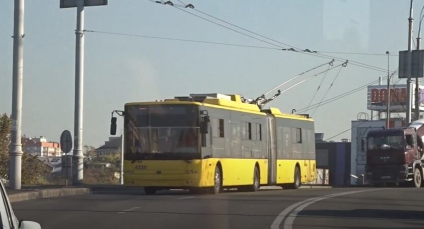 З 2026 року в Україні запроваджуть єдині квитки для всього транспорту: що зміниться