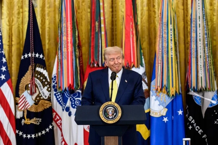 Трамп оскаржує право на громадянство за народженням у США: що тепер буде