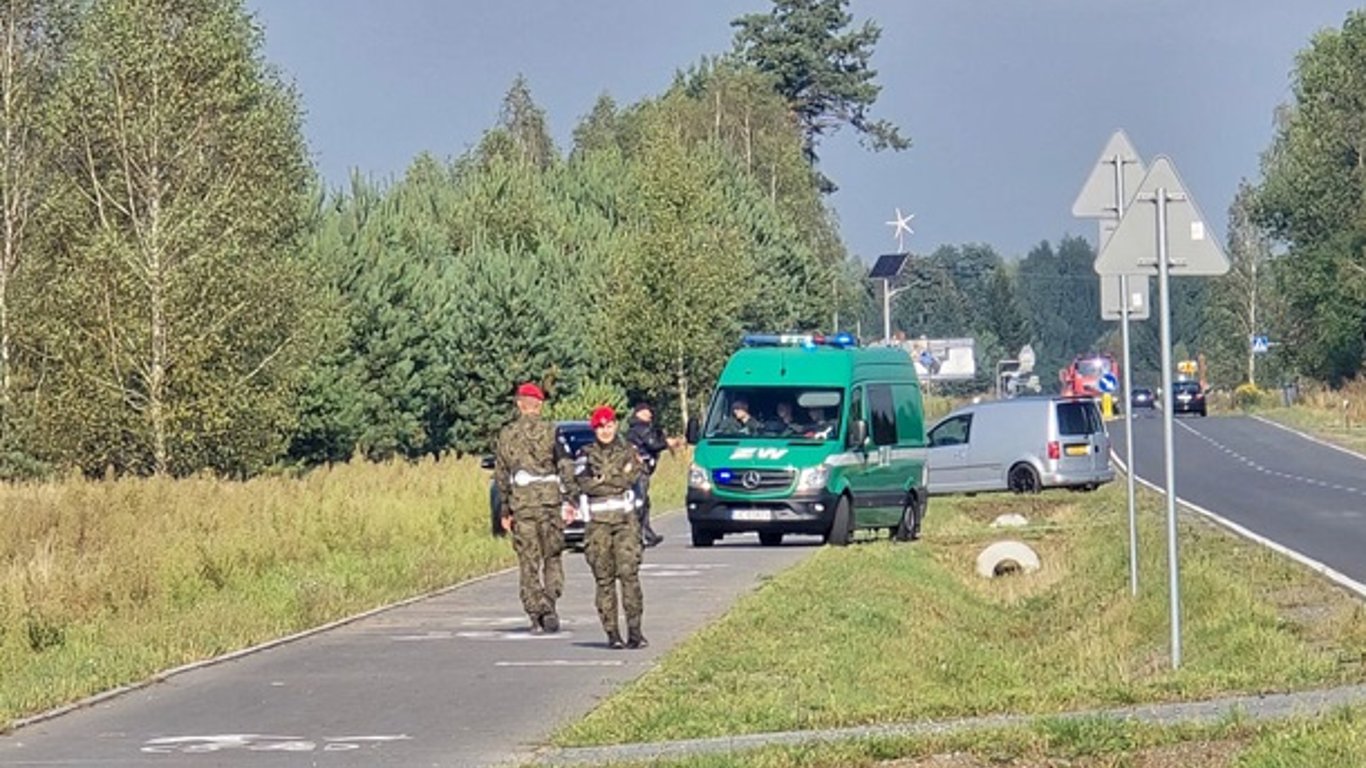 Дрон біля секретної військової бази