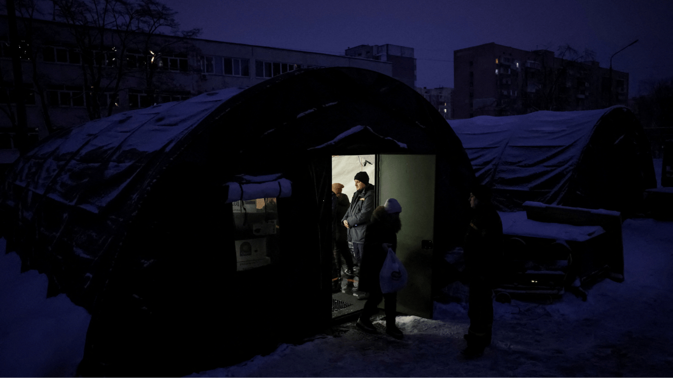 Почасовые отключения электричества 21 февраля: список областей
