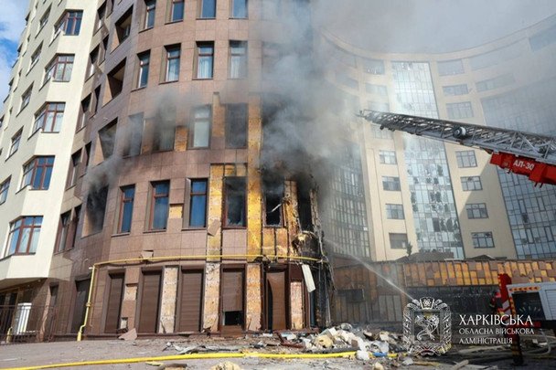 Удар дрона по багатоповерхівці у Харкові
