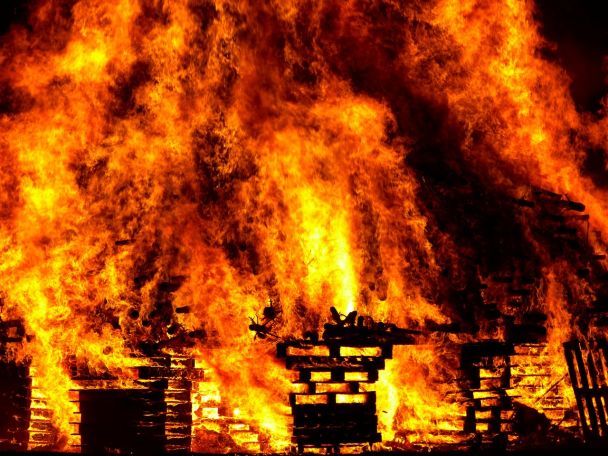 Партизани знищують зв'язок у Пітері