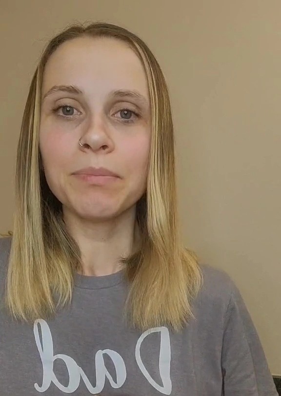 Mama trojga dzieci rodzi bez lekarzy: co to jest fribersing