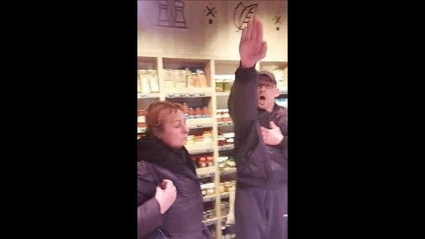 У Польщі затримали чоловіка за погрози українці та нацистські жести