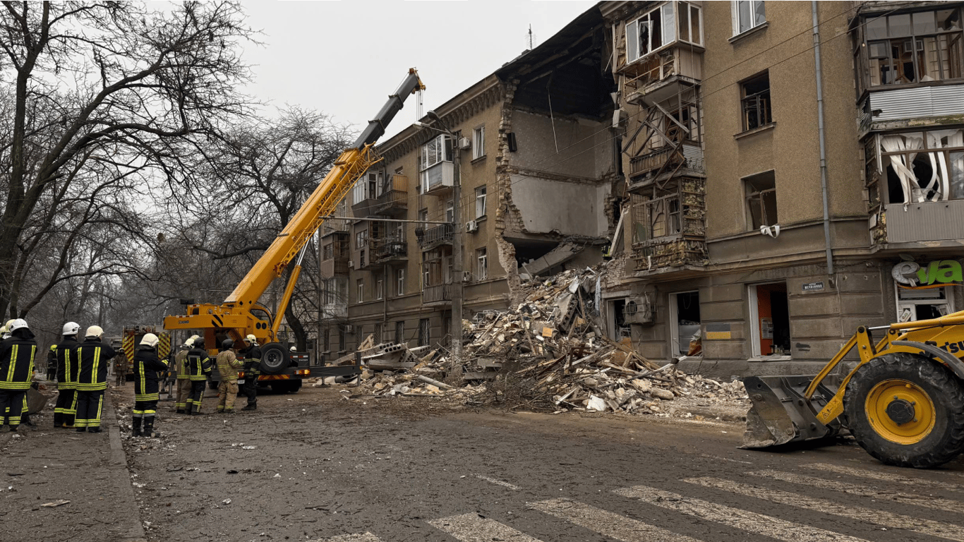 Ночной удар по Одессе: десятки пострадавших от беспилотников, повреждены дома в центре