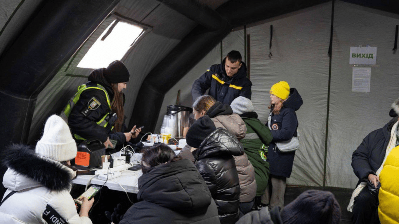 Киев сталкивается с самой серьёзной кризисом в области электроэнергии и водоснабжения с момента начала российской атаки: Разбивка по районам