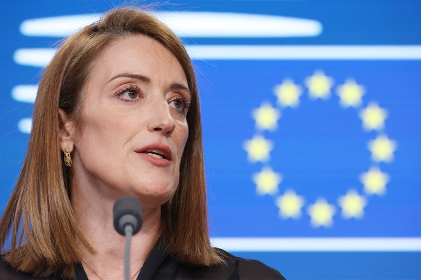 Європарламент підтримує Україну, Орбан блокує