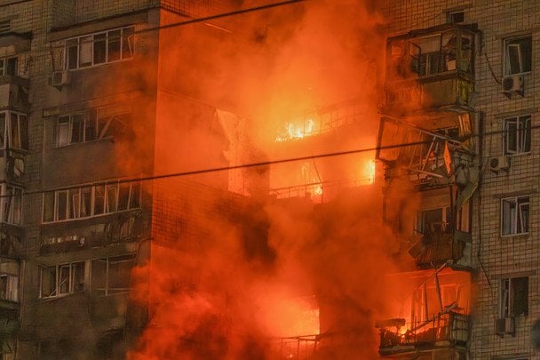 Российская ракета в Вышгороде: 19 пострадавших, среди них четверо детей