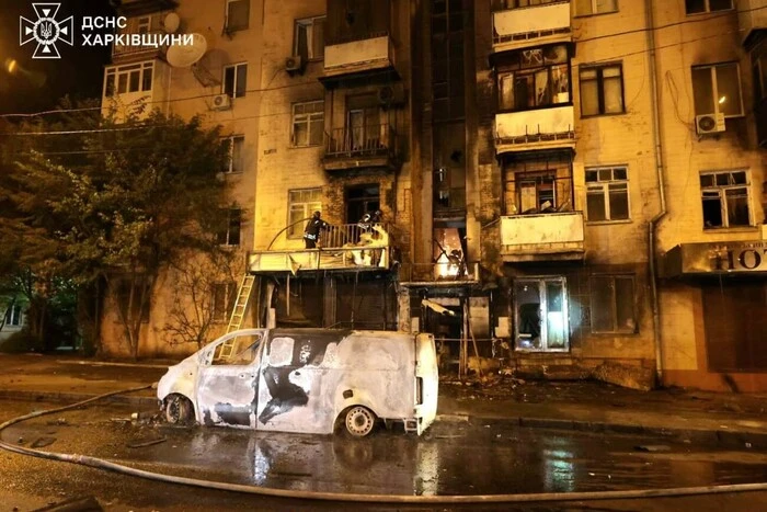 Зеленский разговаривает с пострадавшими в Харькове