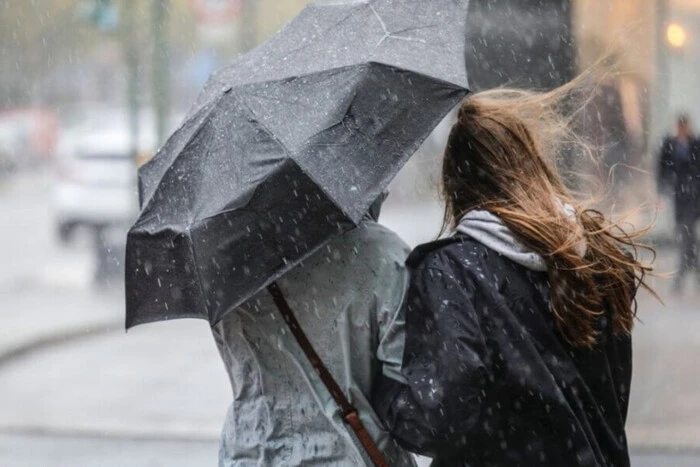 Oczekiwany gwałtowny wiatr. Ukraiński Zhydrometeorologiczny Centrum ogłosił I poziom zagrożenia