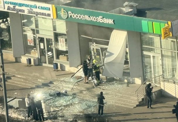 Подросток с гранатой в банке