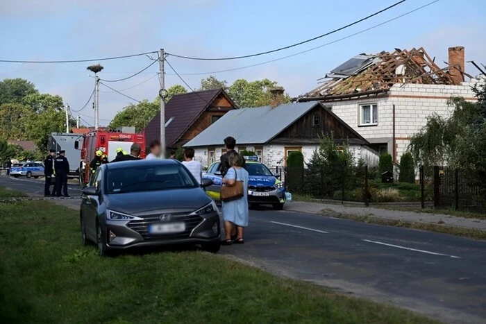 Польща: безпілотники з кирилицею влучили у житловий будинок після атаки