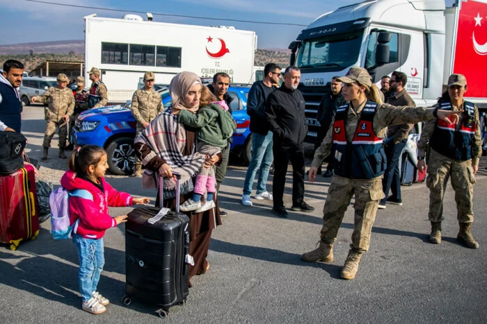 Syrians return home after the fall of Assad