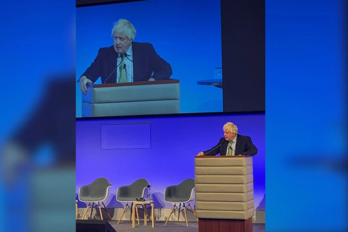 Boris Johnson fordert die Übertragung von 300 Milliarden US-Dollar eingefrorenen russischen Vermögenswerten an die Ukraine