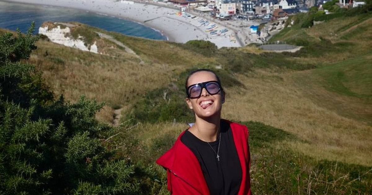 Mit Sohn unterwegs: Ksenia Mishina entdeckt Frankreichs Schönheit