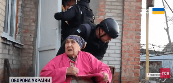 86-летняя женщина эвакуирована из Малоокатериновки под обстрелами: история спасения