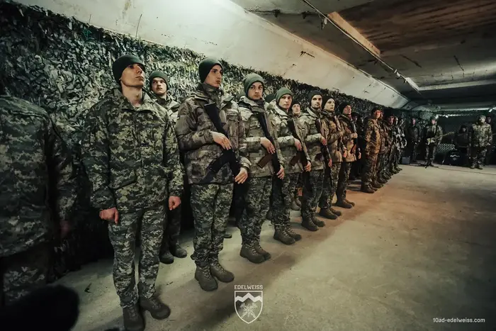Програму Контракт 18-24 розширили на всі бойові бригади